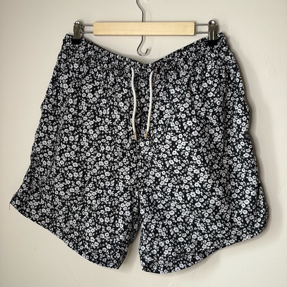 Urban Outfitters Black and White Floral Mens Swimming Trucks